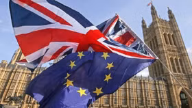 Anh kêu gọi Brexit "mềm" để bảo vệ nền kinh tế