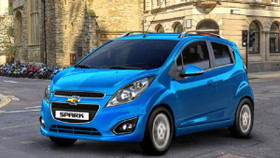 Chevrolet Spark Duo giảm giá, cạnh tranh trực tiếp Kia Morning và Hyundai Grand i10