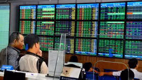 Chỉ giảm 2 điều kiện kinh doanh trong lĩnh vực chứng khoán