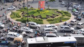 Đề xuất xe kinh doanh phải dùng màu riêng để quản Uber, Grab