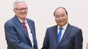 Thủ tướng: Tiến tới cân bằng thương mại với Hoa Kỳ