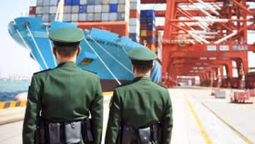 Ngành ô tô thế giới bỗng nhiên mắc kẹt trong cuộc chiến thương mại Mỹ - Trung