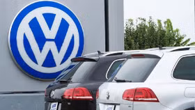 Các hãng xe Đức đối mặt khủng hoảng truyền thông