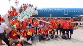 Vietnam Airlines thay đổi giờ bay, phục vụ cổ động viên sang Philippines 'tiếp lửa' cho đội tuyển Việt Nam
