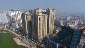 Khách hàng khóc ròng vì mua chung cư "hạng sang"