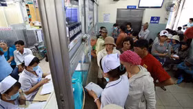 Thanh toán điện, nước, viện phí, học phí... không dùng tiền mặt