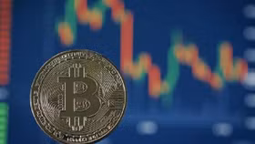Giá Bitcoin vẫn duy trì trong khoảng 10.000 USD