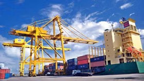 Việt Nam xuất siêu 1,59 tỷ USD trong nửa đầu năm
