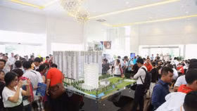 HoSE yêu cầu Hưng Thịnh Incons hoàn thiện hồ sơ niêm yết cổ phiếu