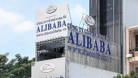 Chuyện thật như đùa: Địa ốc Alibaba rao bán 1 triệu cổ phiếu