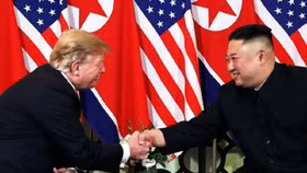Hôm nay, hai ông Donald Trump và Kim Jong Un sẽ gặp riêng khoảng 45 phút