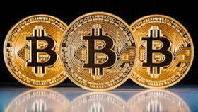 Bitcoin giảm 2.000 USD trong 4 ngày