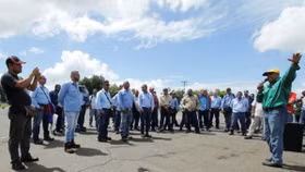 Dân Venezuela chán nản khi lương giám đốc ngang lương bảo vệ