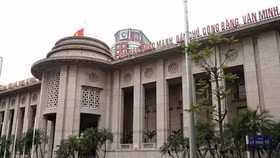 Chi nhánh ngân hàng nước ngoài bị phong tỏa, chấm dứt phong tỏa vốn và tài sản khi nào?