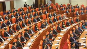 Hội nghị Trung ương 7: Xây dựng đội ngũ cán bộ ngang tầm nhiệm vụ