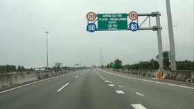 Hàng loạt cán bộ trạm thu phí trên cao tốc TPHCM - Trung Lương bị bắt