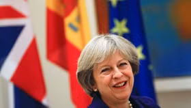 Thủ tướng Anh vượt qua bỏ phiếu bất tín nhiệm với kết quả sít sao