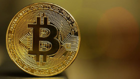 Giá Bitcoin tăng mạnh ngày cuối tuần