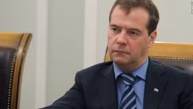 Ông Medvedev tiếp tục giữ chức Thủ tướng Nga