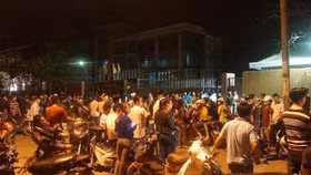 Người dân Đà Nẵng trắng đêm bao vây nhà máy thép Dana Ý gây ô nhiễm