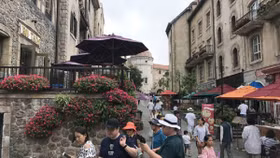 Thị thực 'ngáng' đường du lịch: Muốn đón khách, phải mở cửa