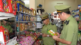 Hà Nội: Xử lý gần 1.800 vụ buôn lậu, gian lận thương mại trong tháng 8