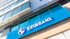 Vụ khách hàng bị mất tiền ở Eximbank, lỗi trước tiên vẫn thuộc về ngân hàng