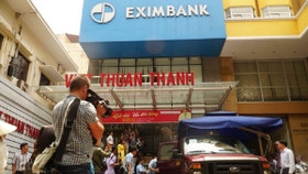 Bắt 2 người liên quan đến vụ mất 245 tỷ tiền gửi tiết kiệm ở Eximbank