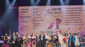 Live Concert “Đánh Thức Tầm Xuân” viết nên khoảnh khắc tuyệt vời giữa nhạc sĩ và ca sĩ