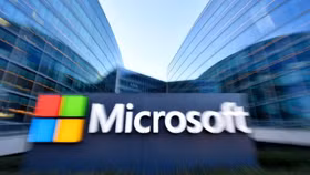 Microsoft gia nhập nhóm công ty 1.000 tỷ USD cùng Apple và Amazone