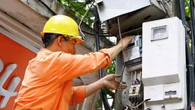 VCCI đề nghị Bộ Công thương không đóng dấu mật vào phương án giá xăng, giá điện