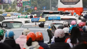 Thủ tướng trả lời chất vấn về quản lý, phát triển taxi công nghệ