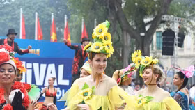 Hà Nội: Tưng bừng Carnival kỷ niệm 20 năm Thành phố vì hòa bình