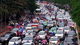 Mua ô tô ở Hà Nội: Trong chán ngoài thèm