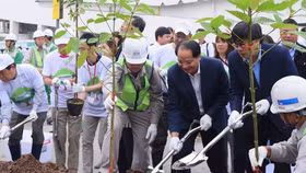 Hơn 1.000 người chung tay góp sức xây dựng “Cánh Rừng Quê Hương AEON”