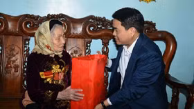 Hà Nội: Dành 379 tỷ đồng chăm lo Tết cho đối tượng chính sách, hộ nghèo