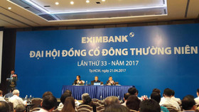 Nếp nhăn trên trán cổ đông Eximbank