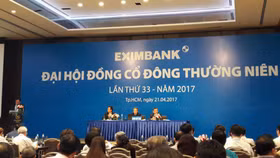 Nếp nhăn trên trán cổ đông Eximbank