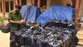 Quảng Trị thu giữ hàng nghìn chai rượu ngoại nhập lậu có giá trị lớn