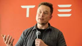Elon Musk: "Tesla có thể sẽ sản xuất robot hình người vào năm tới"