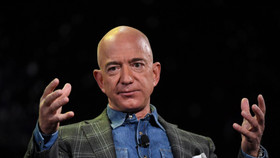 Tỷ phú Jeff Bezos tiếp tục bán gần 2 tỷ USD cổ phiếu Amazon