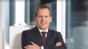 Ông Martin Endres - GĐ kinh doanh SCHOTT: Hàng giả làm giảm uy tín của các nhà sản xuất chân chính như chúng tôi