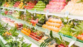 Tết đến bỏ bộn tiền sắm trái cây nhập ngoại, cẩn thận mua hàng "đội lốt"