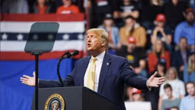 TT Trump yêu cầu Quốc hội chi ngân sách 2,5 tỷ USD để chống lại Covid-19