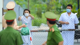 Sáng 6/5, có thêm 8 ca mắc mới COVID-19 tại Bệnh viện Bệnh nhiệt đới Trung ương