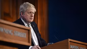 Thủ tướng Anh và một quan chức cấp cao bị phạt vì vi phạm quy tắc "lockdown"