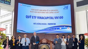 Mỗi tuần một cổ phiếu: VinaCapital chính thức niêm yết quỹ hoán đổi danh mục đầu tiên trên HoSE