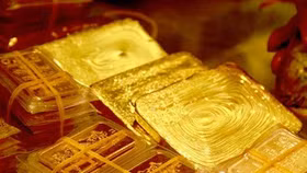 Giá vàng ngày 24/12: Vàng thế giới giảm mạnh