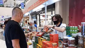 Luật Bảo vệ quyền lợi người tiêu dùng sửa đổi (Bài 2): DN dễ "tổn thương" khi... bị kiện?