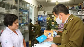 Xử lý 1.221 cửa hàng bán khẩu trang vi phạm vì trục lợi